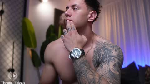 Snapshot of thomas_falcon1 chatting on January 2025 01:21:02 AM Thomas Falcon online show from January 2025 01:21:02 AM