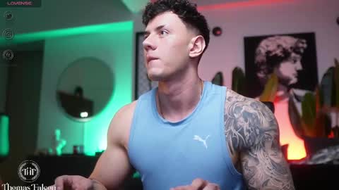 Snapshot of thomas_falcon1 chatting on March 2025 02:03:01 AM Thomas Falcon online show from March 2025 02:03:01 AM