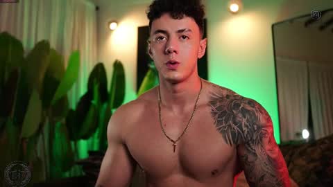 Snapshot of thomas_falcon1 chatting on September 2025 02:00:01 AM Thomas Falcon online show from September 2025 02:00:01 AM