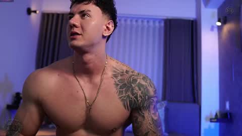 Snapshot of thomas_falcon1 chatting on October 2025 12:05:02 AM Thomas Falcon online show from October 2025 12:05:02 AM