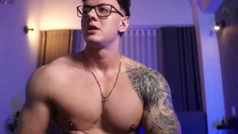 Snapshot of thomas_falcon1 chatting on October 2025 01:13:01 AM Thomas Falcon online show from October 2025 01:13:01 AM