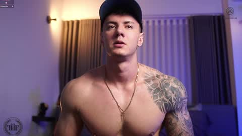 Snapshot of thomas_falcon1 chatting on October 2025 02:09:02 AM Thomas Falcon online show from October 2025 02:09:02 AM