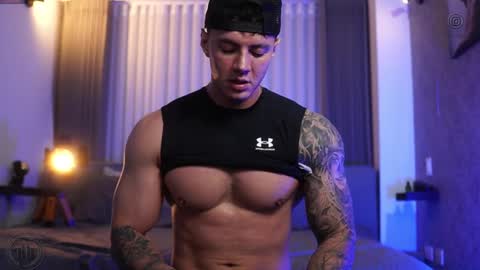 Snapshot of thomas_falcon1 chatting on October 2025 10:51:02 PM Thomas Falcon online show from October 2025 10:51:02 PM