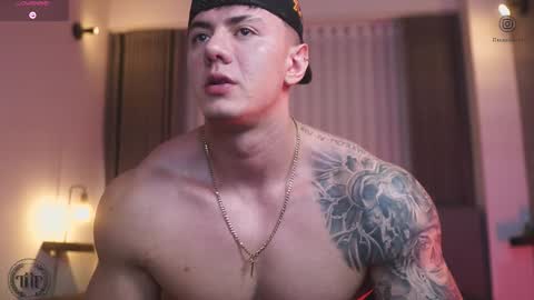 Snapshot of thomas_falcon1 chatting on November 2025 12:32:01 AM Thomas Falcon online show from November 2025 12:32:01 AM