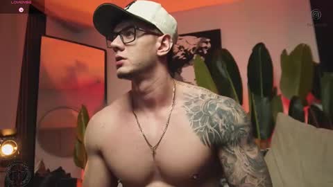 Snapshot of thomas_falcon1 chatting on January 2026 03:44:01 AM Thomas Falcon online show from January 2026 03:44:01 AM