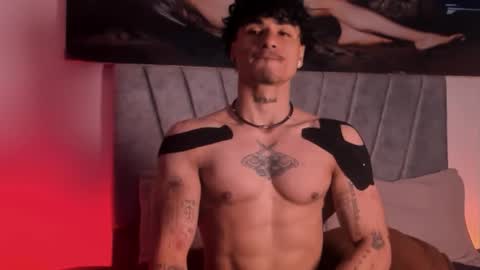 Snapshot of thomas_fit1 chatting on November 2025 01:38:01 AM Thomas 3 JUST STAY AND BE MY LAST LOVE online show from November 2025 01:38:01 AM