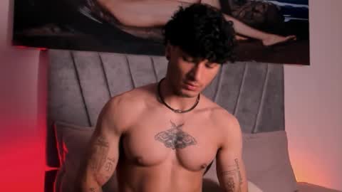 Snapshot of thomas_fit1 chatting on December 2025 01:35:02 AM Thomas 3 JUST STAY AND BE MY LAST LOVE online show from December 2025 01:35:02 AM
