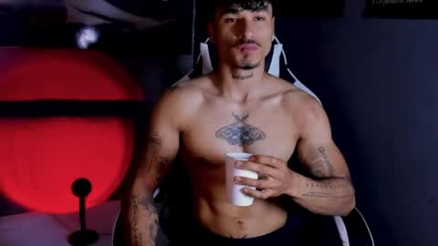 Snapshot of thomas_fit1 chatting on May 2026 02:41:01 AM Thomas 3 JUST STAY AND BE MY LAST LOVE online show from May 2026 02:41:01 AM