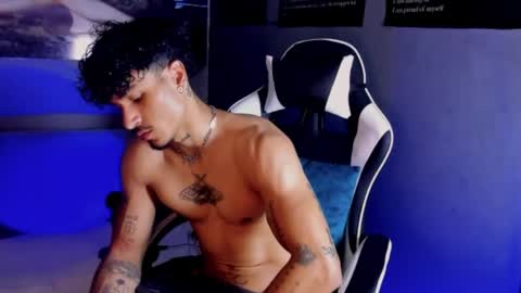 Snapshot of thomas_fit1 chatting on May 2026 04:50:01 AM Thomas 3 JUST STAY AND BE MY LAST LOVE online show from May 2026 04:50:01 AM