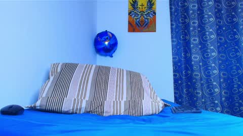 thomas_ks11 online show from April 2026 02:32:01 AM