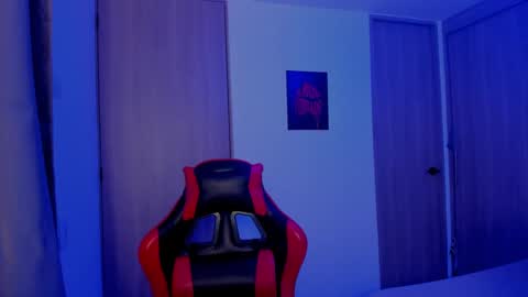 Thomas online show from September 2025 02:44:02 AM