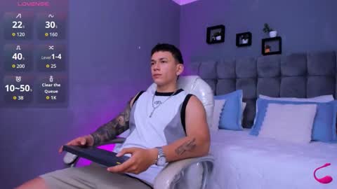 Thomas online show from November 2025 11:21:01 AM