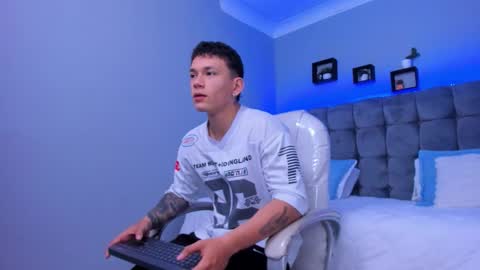 Thomas online show from November 2025 12:39:02 PM