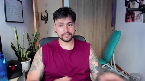 Thomas online show from December 2025 05:11:02 PM