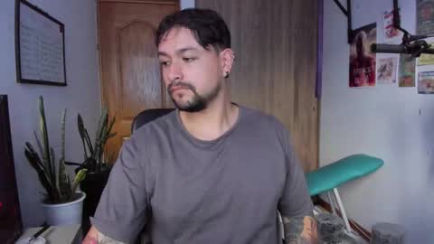 Thomas online show from December 2025 07:53:02 PM