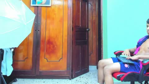 Thomas Valkov online show from April 2026 01:41:02 PM