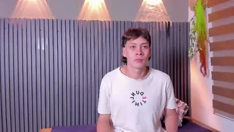 thomas_woolf online show from July 2026 12:00:02 PM
