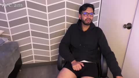 thomass10183 online show from February 2026 03:28:02 PM