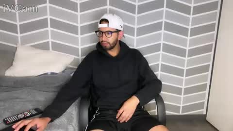 thomass10183 online show from February 2026 10:54:01 AM