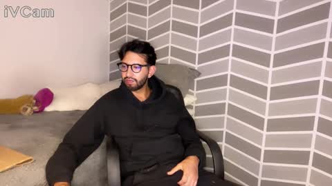 thomass10183 online show from February 2026 02:29:02 AM