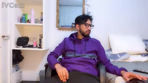 thomass10183 online show from February 2026 03:37:02 AM