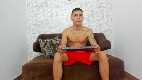 Snapshot of thomass_conor chatting on January 2025 12:29:02 PM thomass_conor online show from January 2025 12:29:02 PM