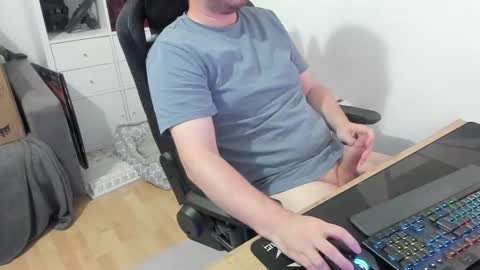 thommy2008 online show from September 2025 10:59:01 AM