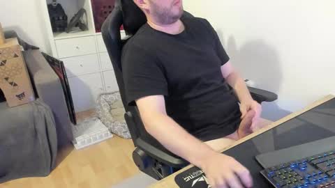 thommy2008 online show from October 2025 06:21:02 AM