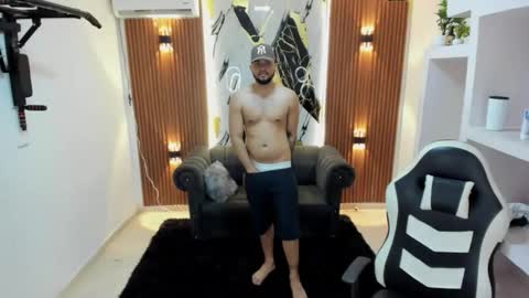 thomson_hot01 online show from May 2026 05:14:02 AM