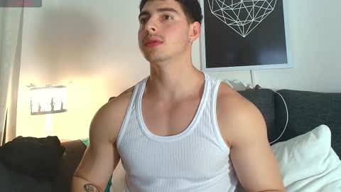 thomylov online show from October 2025 10:12:02 AM