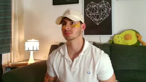 Snapshot of thomylov chatting on February 2026 12:53:02 PM thomylov online show from February 2026 12:53:02 PM