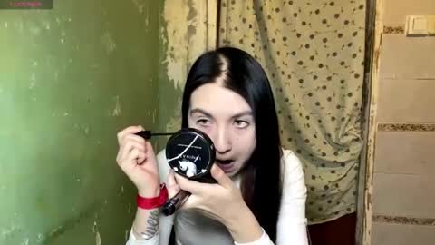 Lola  3 a gift for every fan club member online show from February 2026 09:08:02 PM