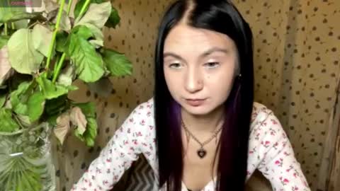 Lola  3 a gift for every fan club member online show from February 2026 08:59:01 PM