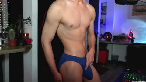   L e a n d e r   25OFF ON MY OF online show from April 2026 04:46:02 PM