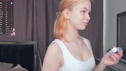 Snapshot of thousand_desires chatting on March 2026 10:32:01 AM Lynn online show from March 2026 10:32:01 AM