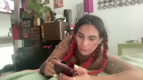 Snapshot of throatyygoat chatting on September 2025 04:45:01 PM throatyygoat online show from September 2025 04:45:01 PM