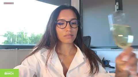 Snapshot of tia_j chatting on July 2026 04:43:02 PM tia_j online show from July 2026 04:43:02 PM