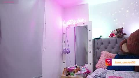 Snapshot of tiana_sanders chatting on February 2025 01:32:01 AM TATIANA online show from February 2025 01:32:01 AM