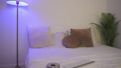 Snapshot of tianna_fox chatting on February 2026 08:14:02 PM Anna online show from February 2026 08:14:02 PM