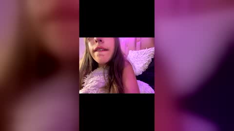 tiara19cute online show from May 2026 06:57:02 PM