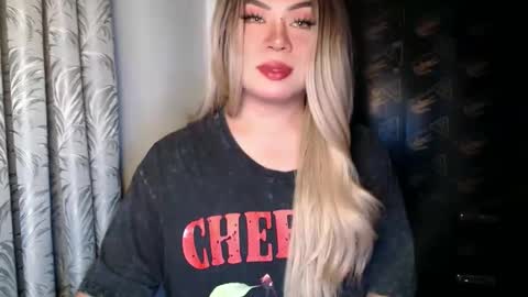 Snapshot of tiara_kishatsu chatting on December 2025 04:11:01 PM arianna tiara online show from December 2025 04:11:01 PM