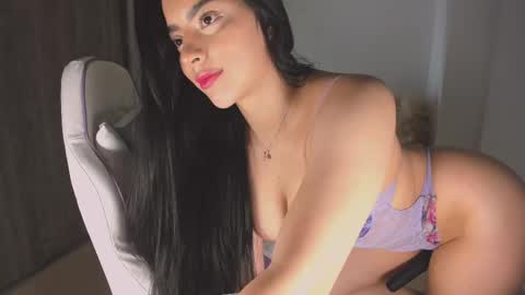 Tiaraaa 02 online show from September 2025 06:02:02 AM