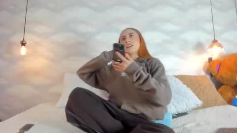 Snapshot of tiarha_18 chatting on February 2026 04:54:01 AM TIARHA 18 online show from February 2026 04:54:01 AM