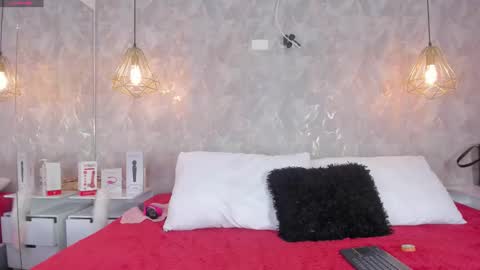 Snapshot of tiarha_18 chatting on February 2026 06:45:01 AM TIARHA 18 online show from February 2026 06:45:01 AM