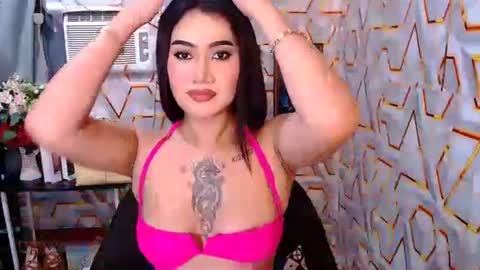 tiarrafoxs online show from February 2026 09:05:01 AM