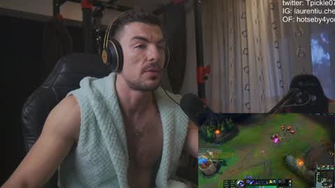 Snapshot of tickle_my_pickle07 chatting on December 2024 01:35:02 PM tickle_my_pickle07 online show from December 2024 01:35:02 PM