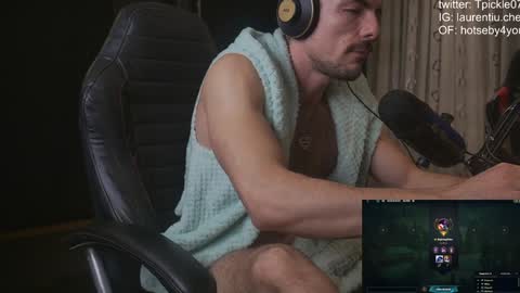 Snapshot of tickle_my_pickle07 chatting on December 2024 04:42:01 PM tickle_my_pickle07 online show from December 2024 04:42:01 PM