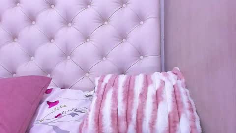    online show from December 2024 06:06:02 PM