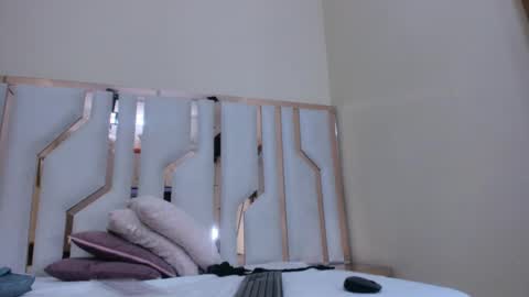    online show from January 2025 09:04:02 PM