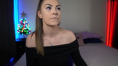 Tiffany online show from December 2024 09:43:01 PM